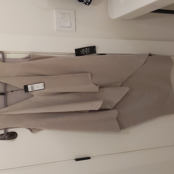 NWT BCBG MAXAZRIA Trar Light Sand Medium - Picture 2 of 10